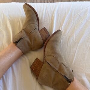 Anthropologie brand beige light taupe suede leather cowboy like Ankle Bootie ❤️🌈